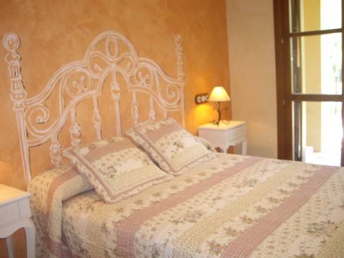 Isaba Spain discount booking.com