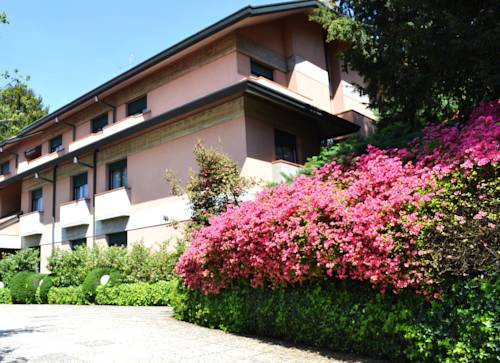 Cantù Italia Reservas Promo Descuentos booking.com