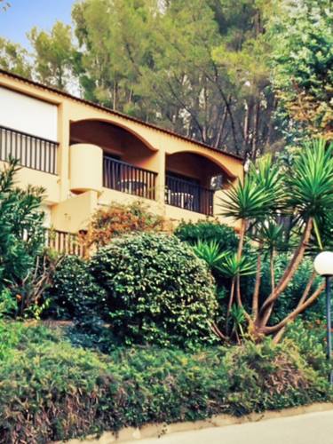 Sanary-sur-Mer France discount booking.com