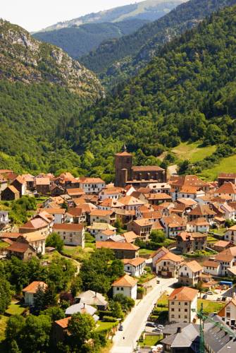 Isaba Spain discount booking.com