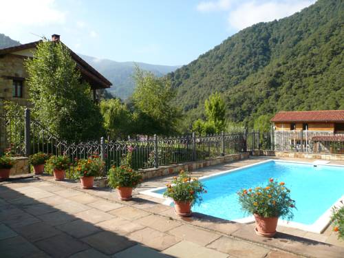 Pesaguero Spain discount booking.com