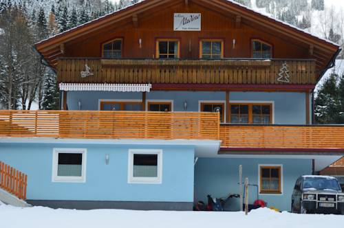 Saalbach Austria discount booking.com