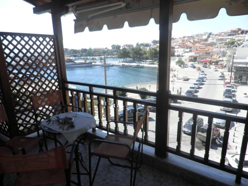 Néos Marmarás Grecia Reservas Promo Descuentos booking.com