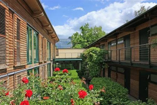 Unterföhring Germany discount booking.com