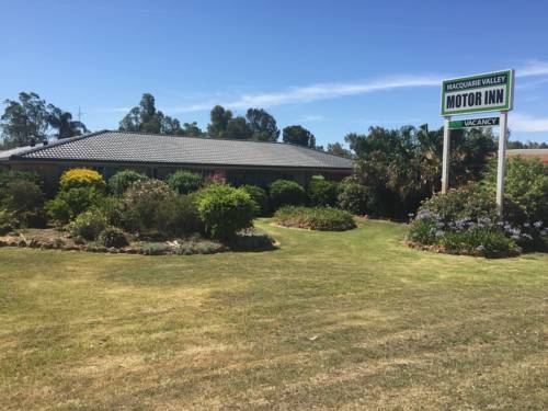Warren Australia discount booking.com