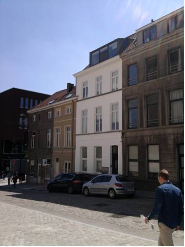Caballero Bélgica Reservas Promo Descuentos booking.com