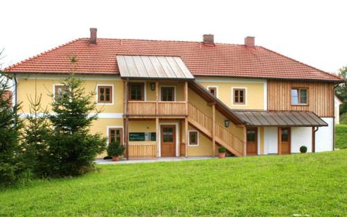Fischlham Austria discount booking.com