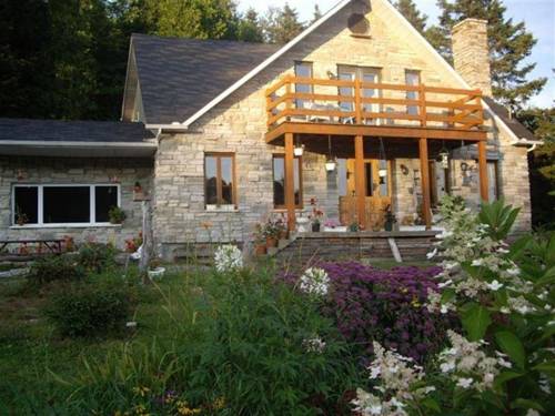 Saint-Jean-des Piles (Quebec) Canada discount booking.com