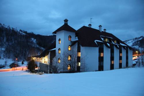Brzeće Serbia Reservas Promo Descuentos booking.com