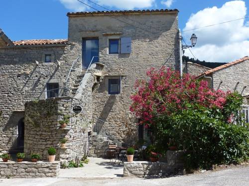 Claret France discount booking.com
