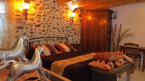 Upaix France discount booking.com