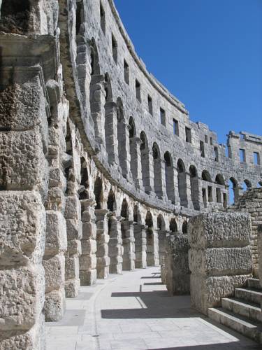 Pula Croacia Reservas Promo Descuentos booking.com