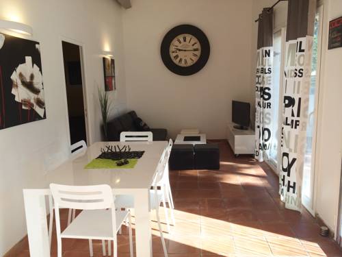 Cassis France discount booking.com